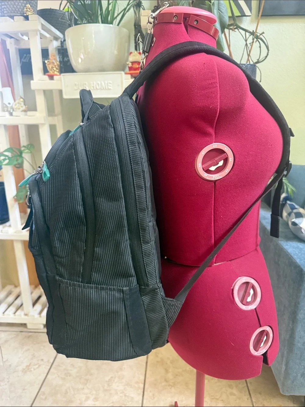 Thule Crossover 32L Backpack, pee-owned.